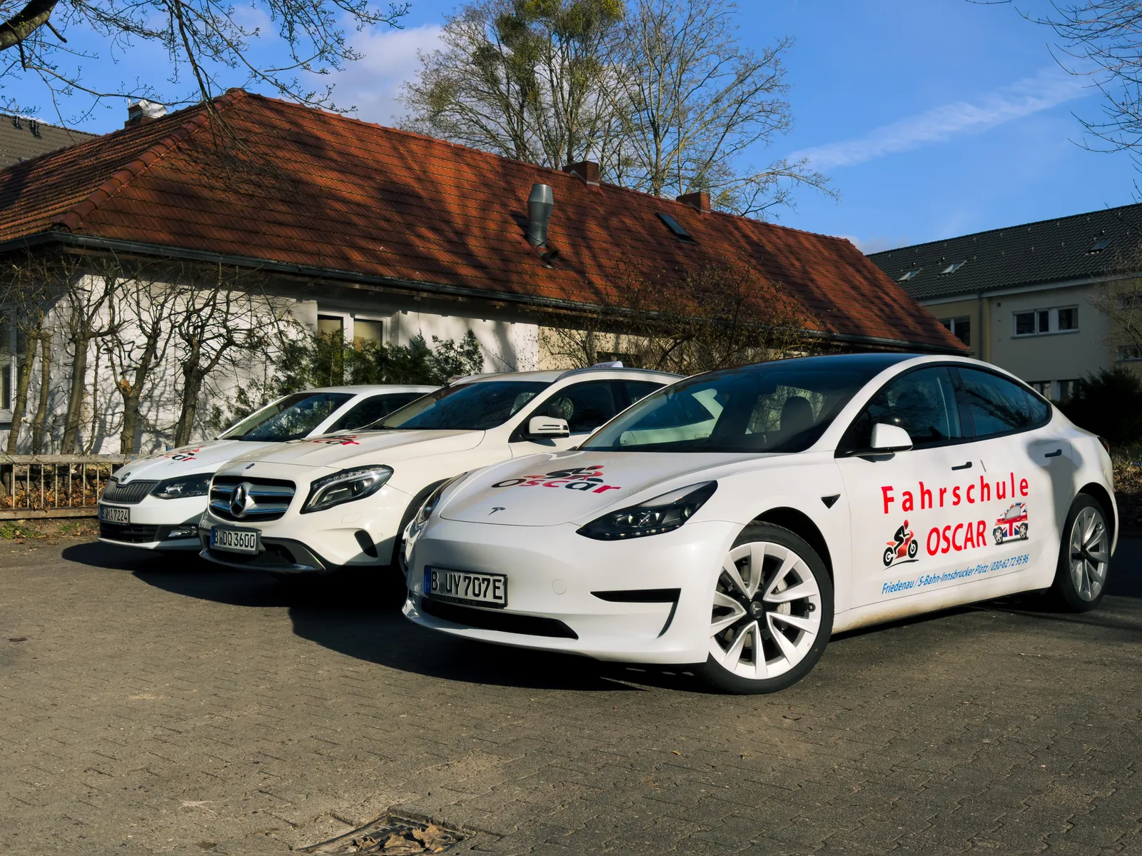 Training cars of English Driving School Oscar in Berlin Friedenau